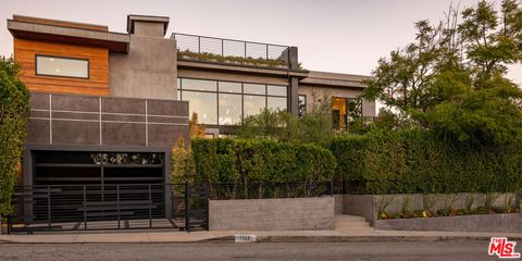 1632 Stradella Road Los Angeles CA 90077