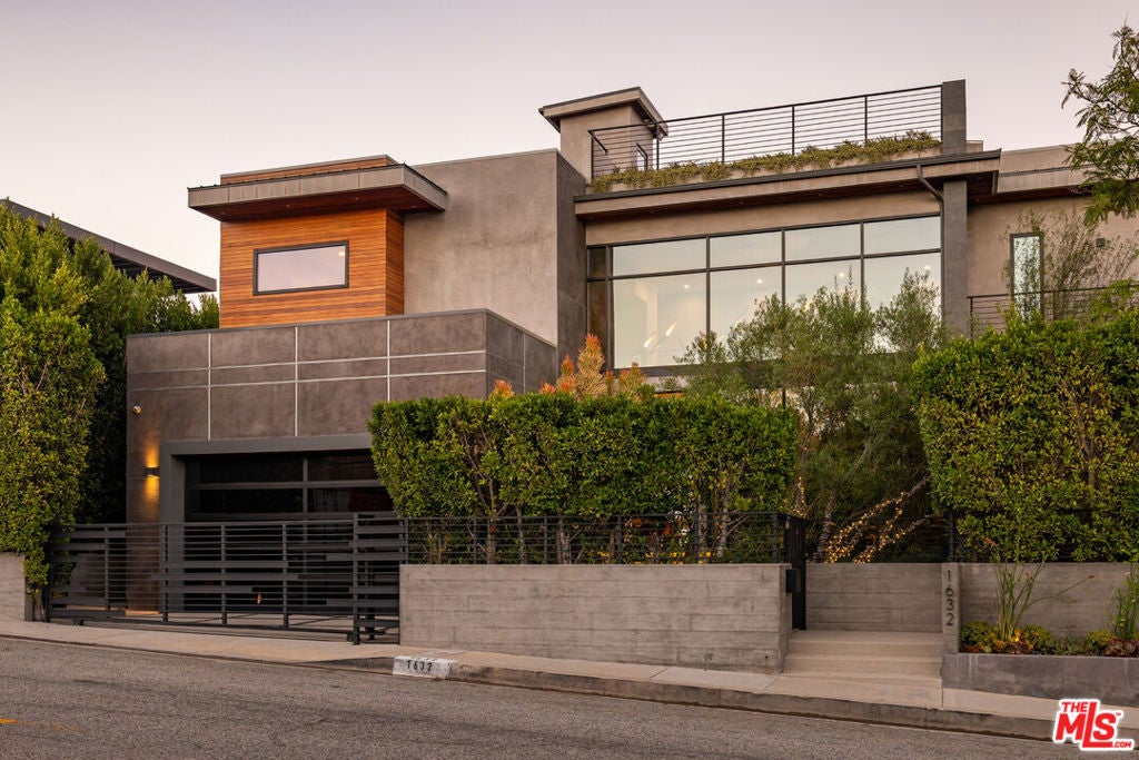 1632 Stradella Road