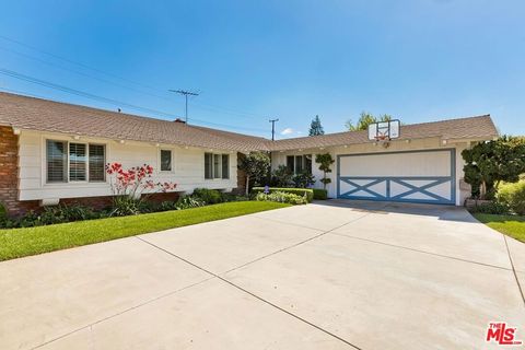 Photo of 6606 S Sherbourne Drive, Los Angeles, CA 90056 (MLS # 26670687)