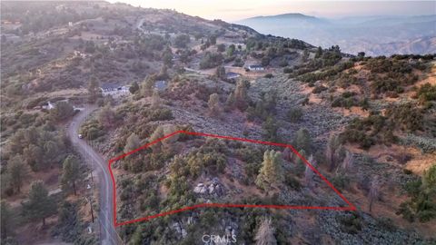 Photo of 26500 Winchester Court, Tehachapi, CA 93561 (MLS # ND26100298)