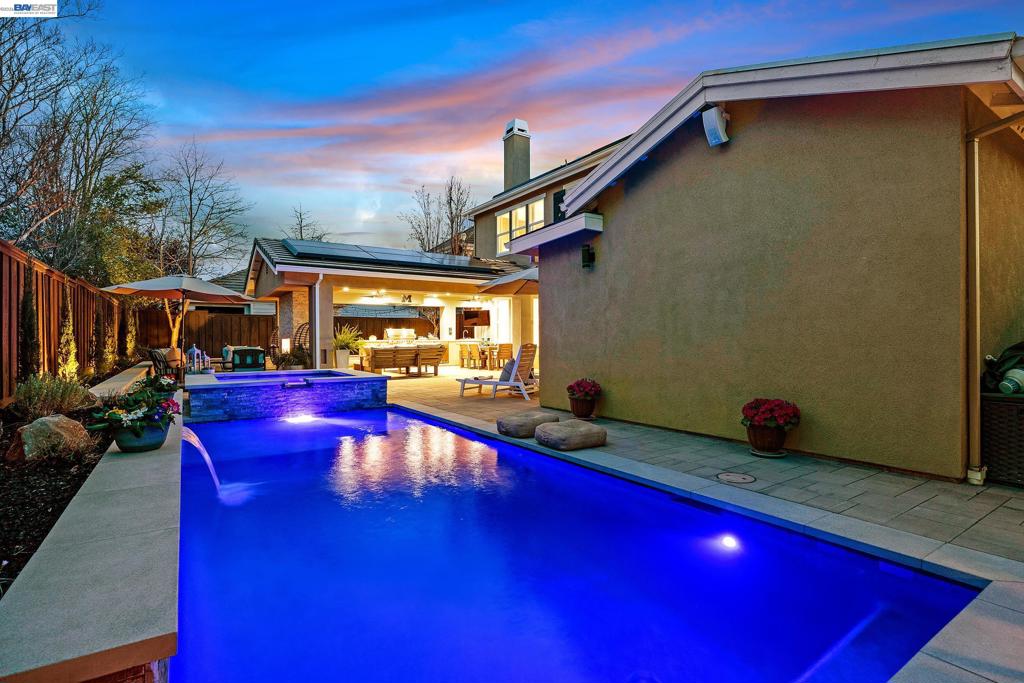 2170 2170 Santa Croce Dr