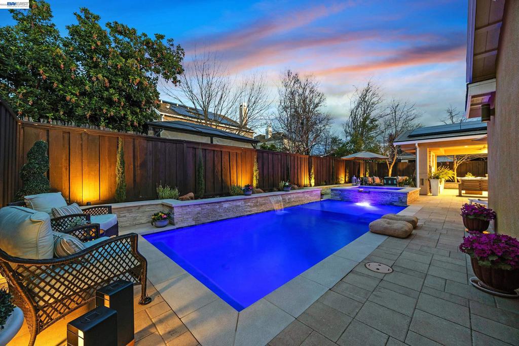 2170 2170 Santa Croce Dr