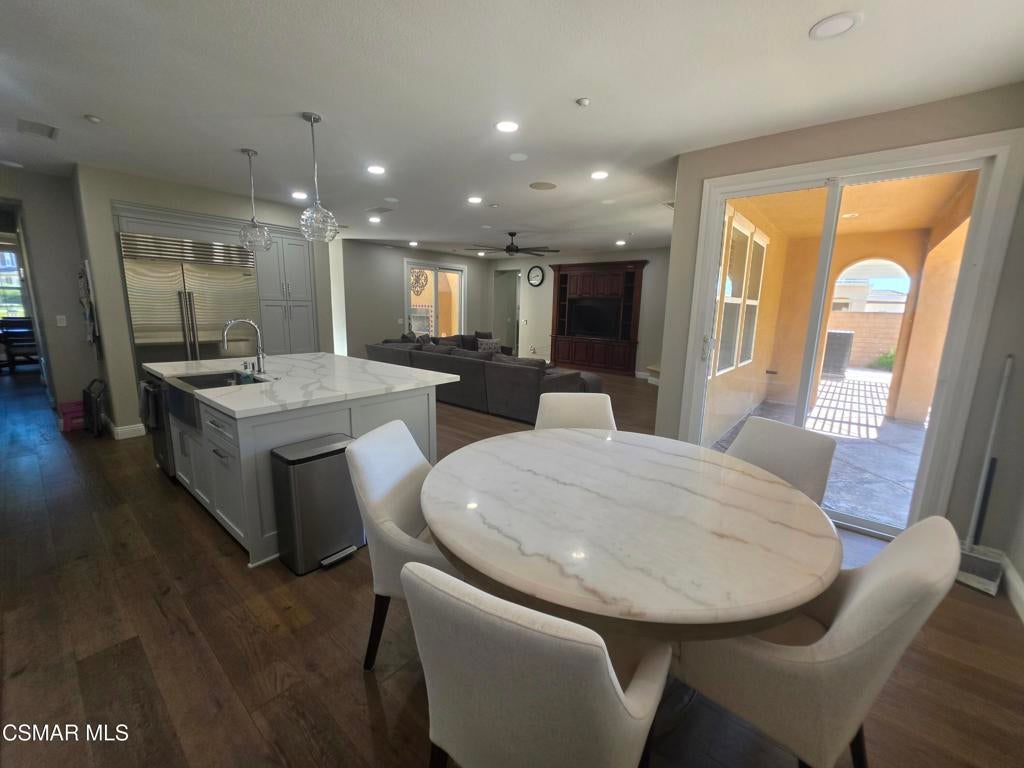 6891 Breezy Glen Drive