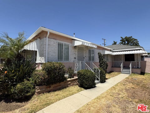 Photo of 5908 S Fairfax Avenue, Los Angeles, CA 90056 (MLS # 26861729)