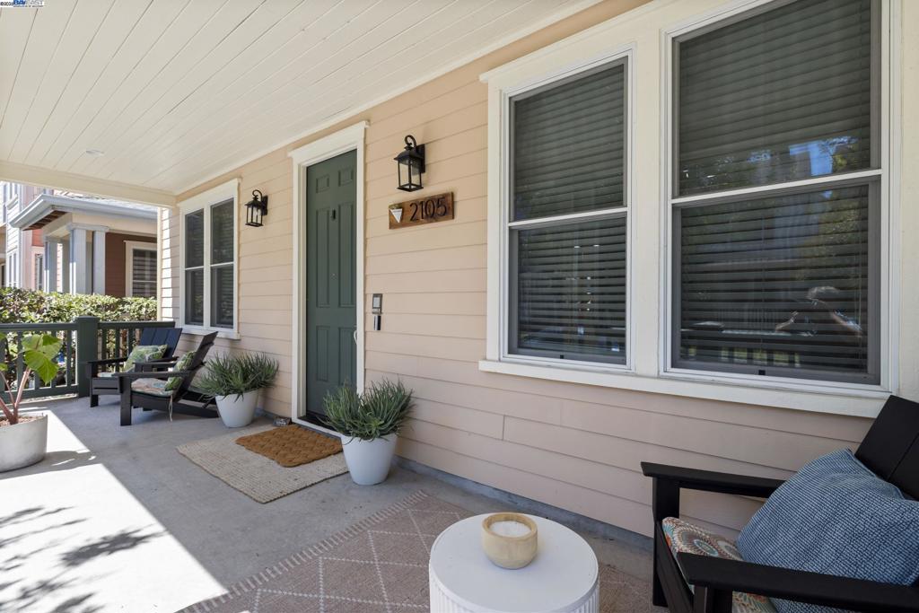 HERCULES BY BAY - Residential