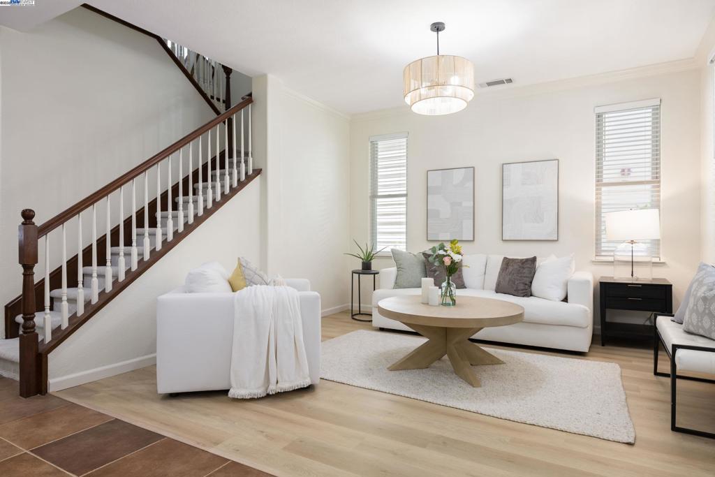 HERCULES BY BAY - Residential