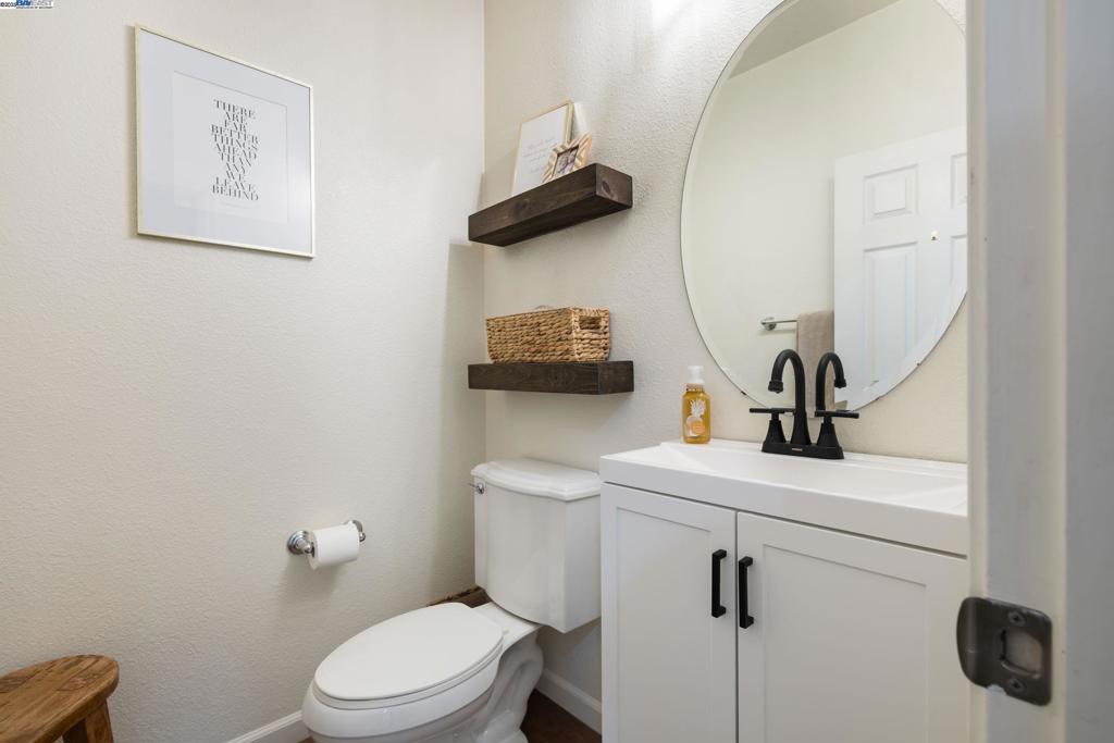 HERCULES BY BAY - Residential