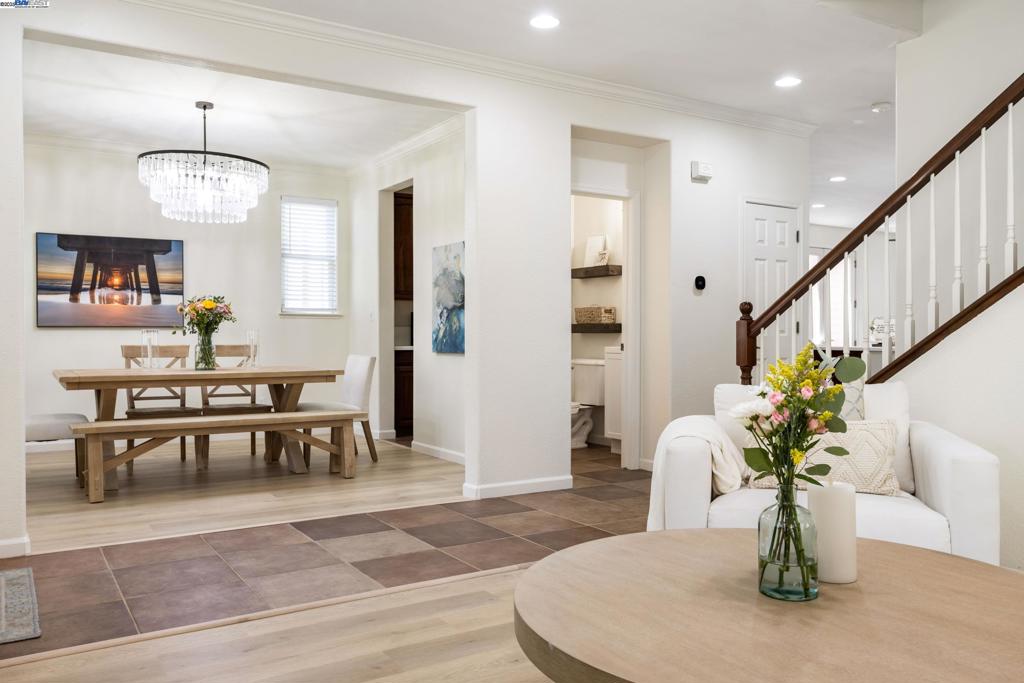 HERCULES BY BAY - Residential