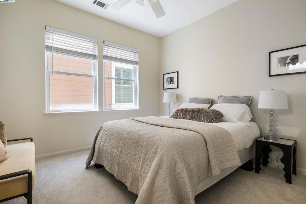 HERCULES BY BAY - Residential