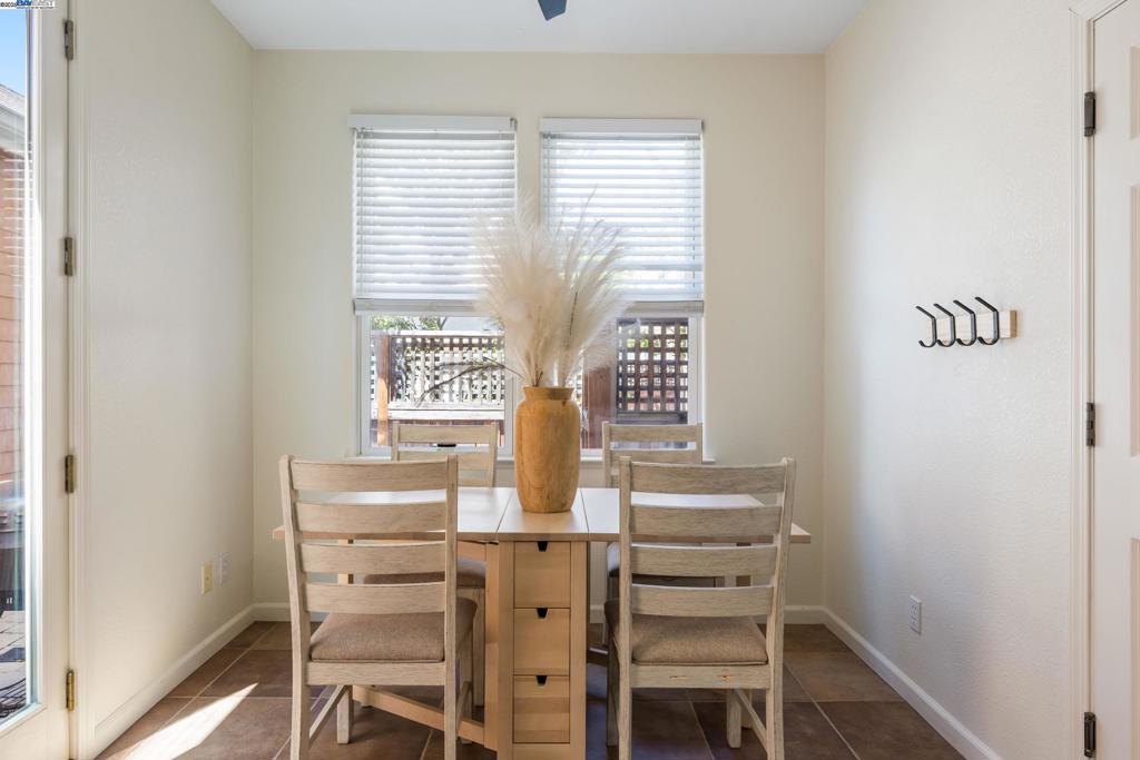 HERCULES BY BAY - Residential