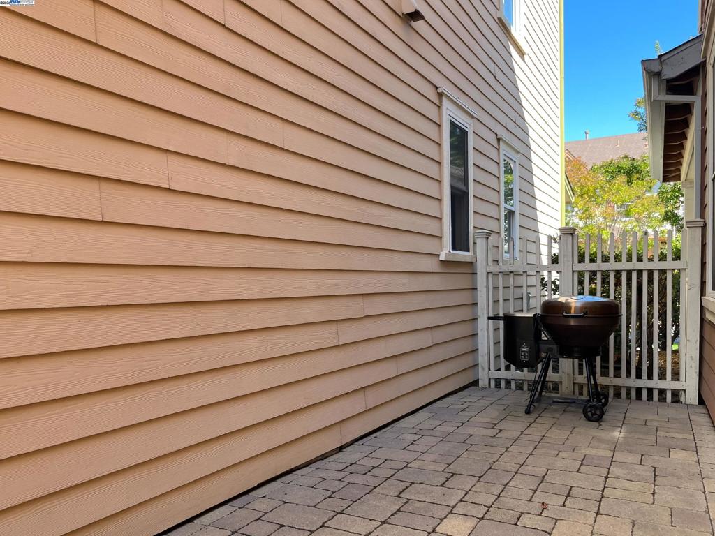 HERCULES BY BAY - Residential