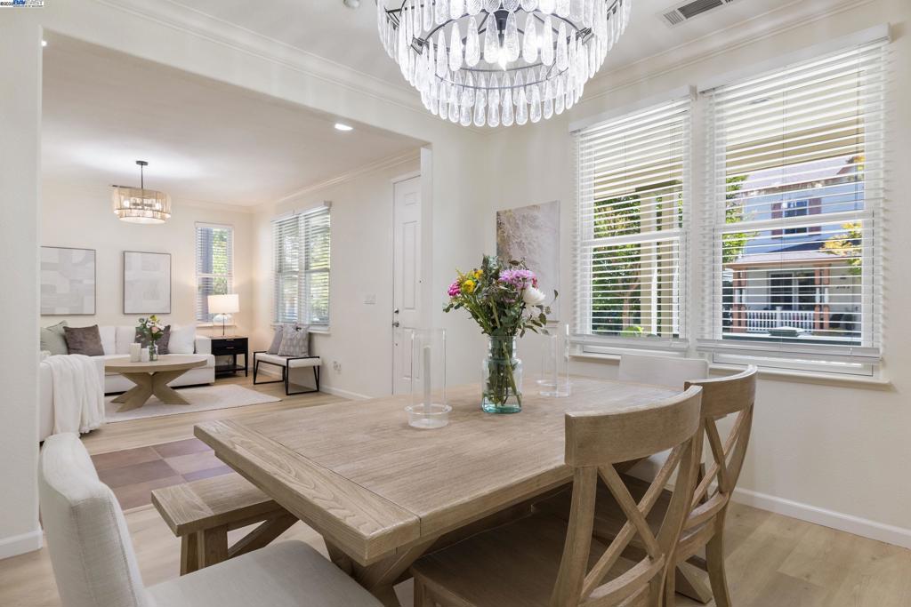 HERCULES BY BAY - Residential