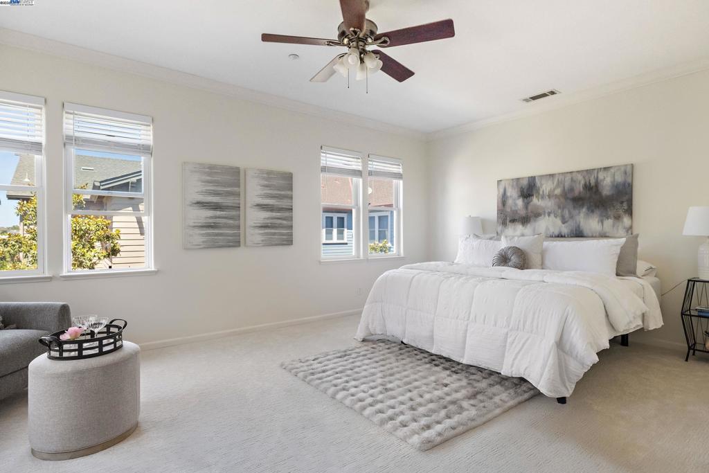 HERCULES BY BAY - Residential