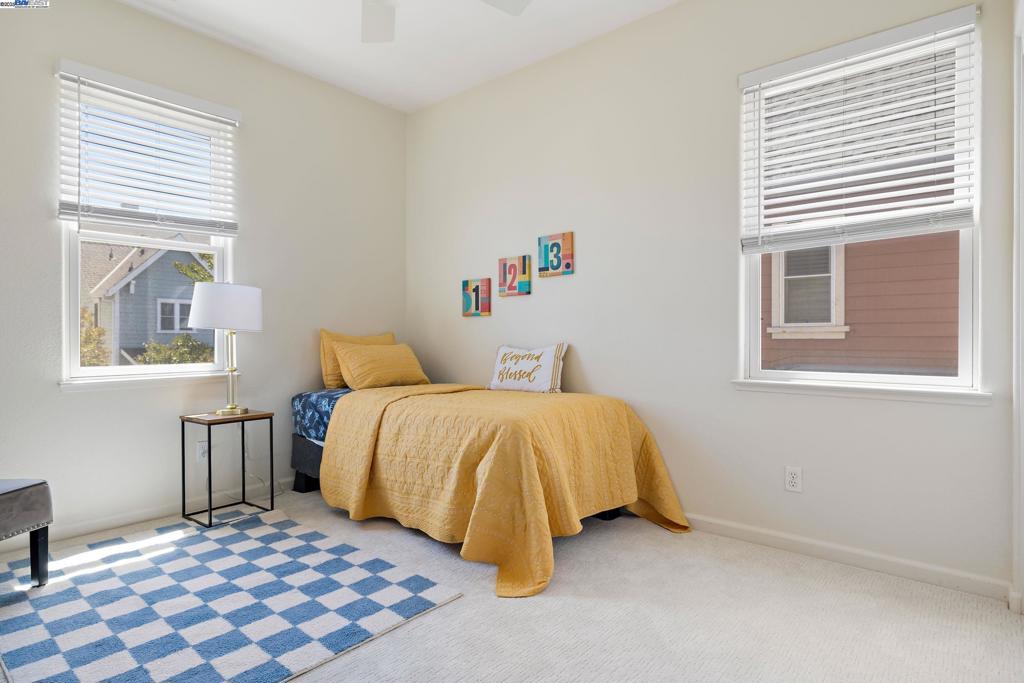 HERCULES BY BAY - Residential