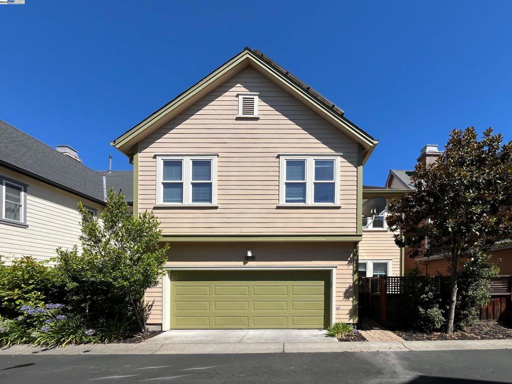 HERCULES BY BAY - Residential