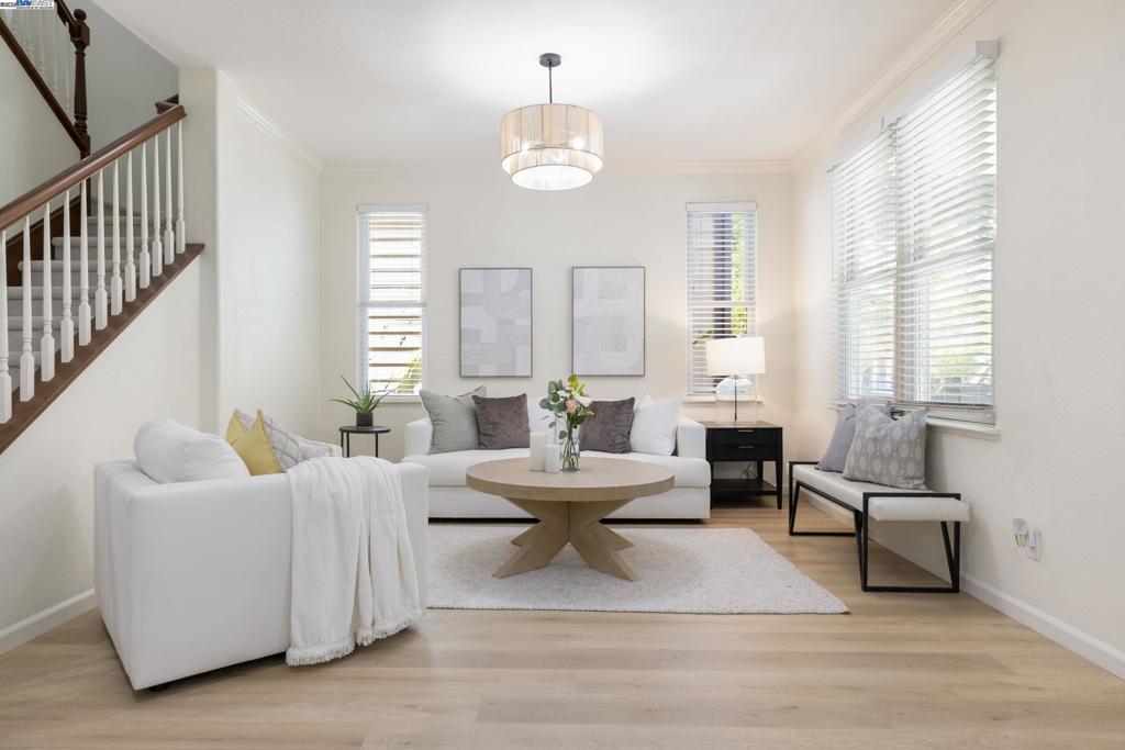 HERCULES BY BAY - Residential