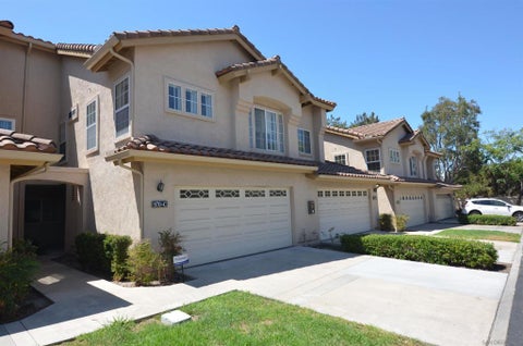 Photo of 970 Somerset Ct. CT #Unit C, Chula Vista, CA 91915 (MLS # 260021794SD)
