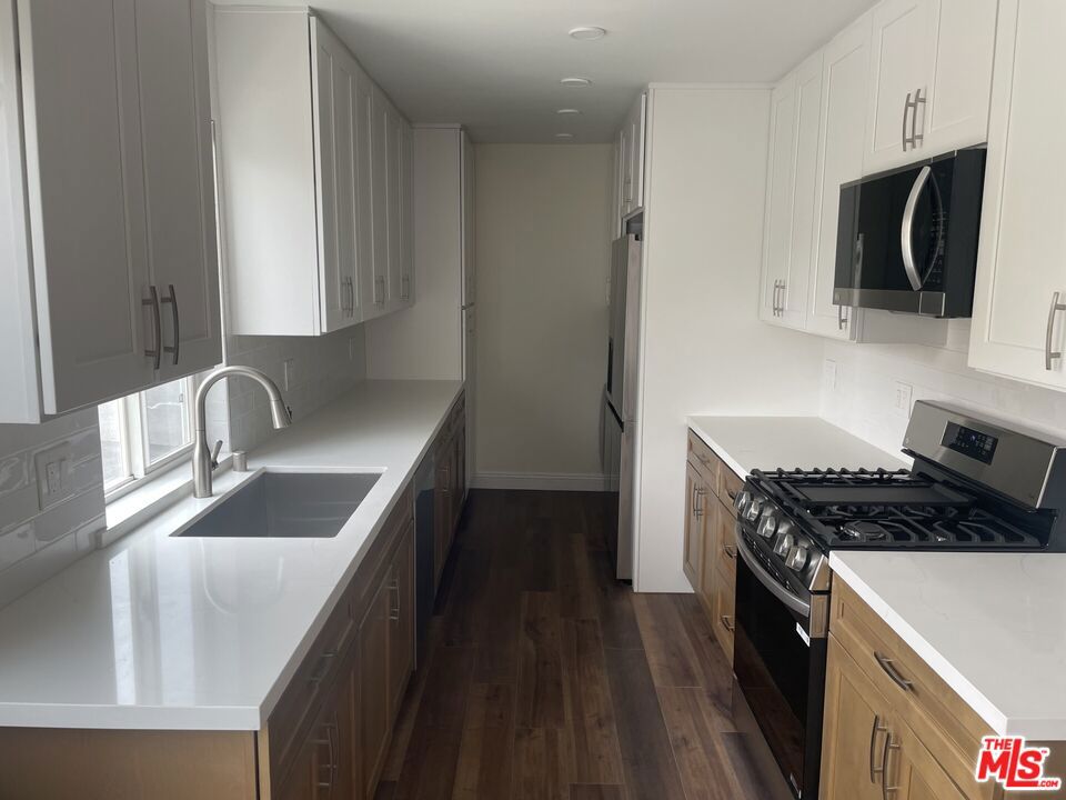 10980 Palms Boulevard 1