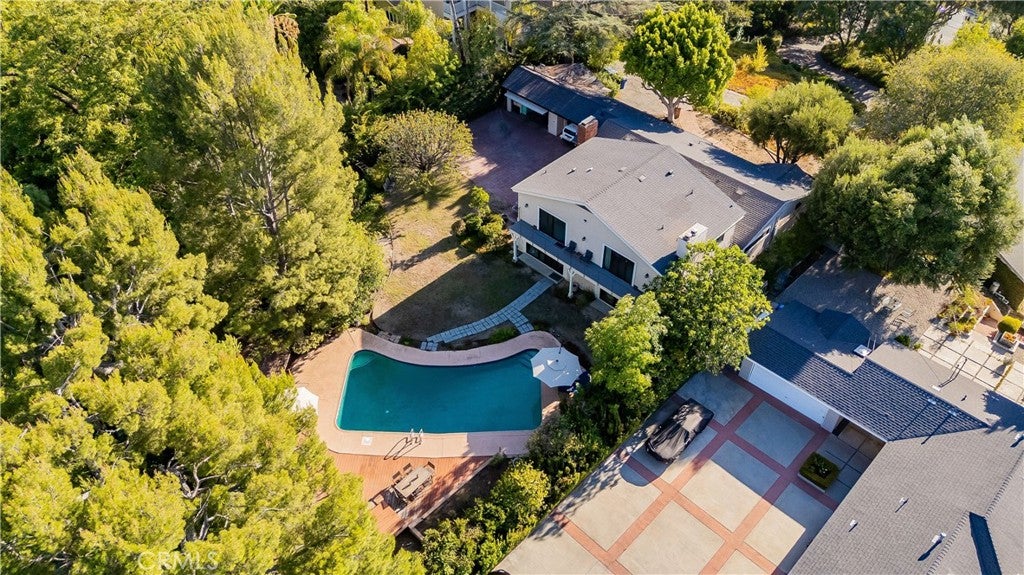 5950 Winnetka