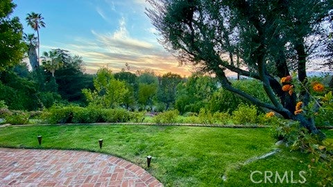 Photo of 5950 Winnetka AVE, Woodland Hills, CA 91367 (MLS # SR26164625)