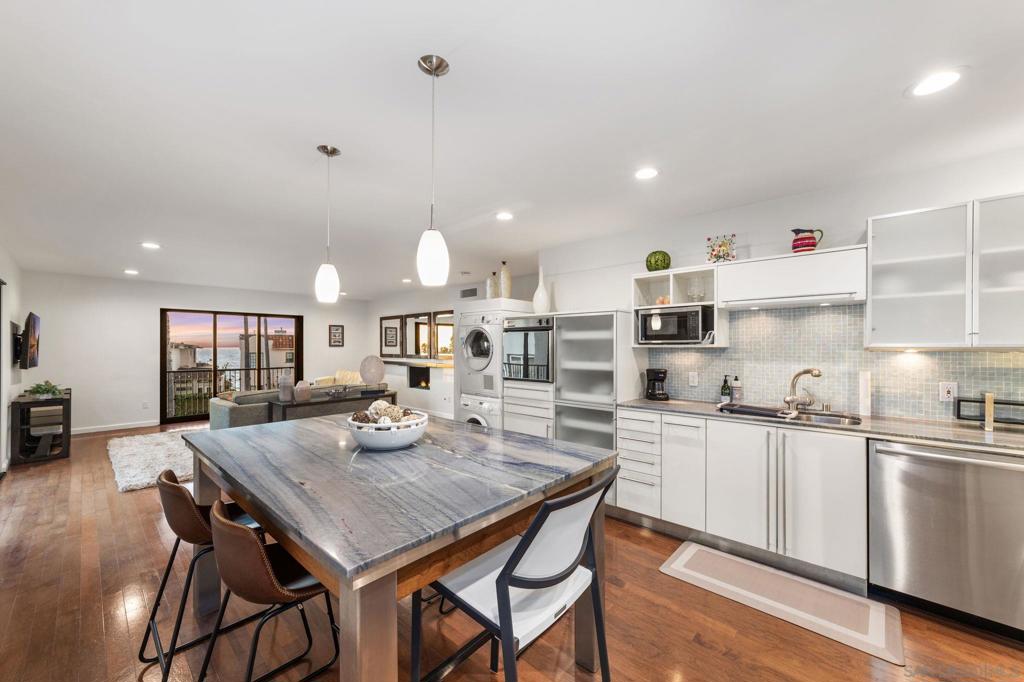 La Jolla - Residential Lease