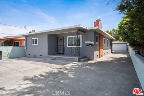 Photo of 11004 Mansel Avenue, Inglewood, CA 90304 (MLS # 26647435)