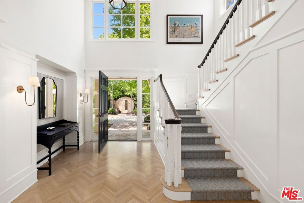 Photo of 521 Spoleto Drive, Pacific Palisades, CA 90272 (MLS # 26695551)