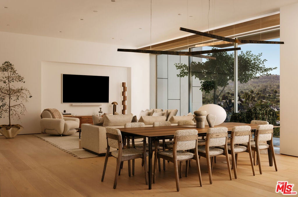 8899 Beverly Boulevard 8B