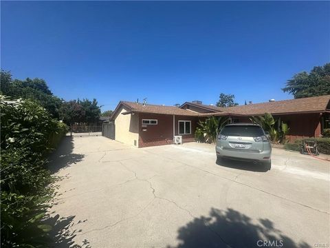 Photo of 11713 Killian St #B, El Monte, CA 91732 (MLS # CV26081499)