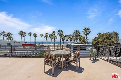 Photo of 10 26th Avenue, Los Angeles, CA 90291 (MLS # 26926447)