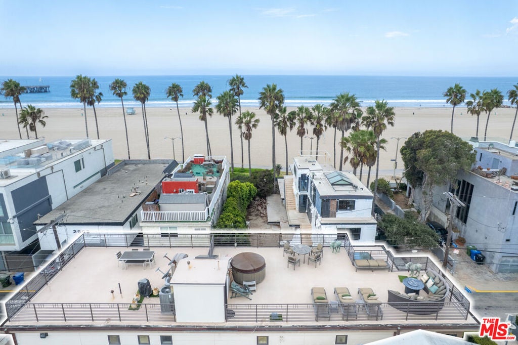 10 26th Avenue
