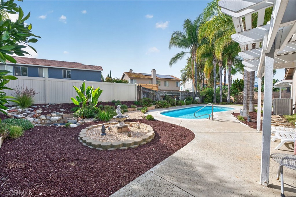 35584 Larkspur