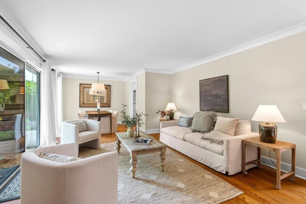 listing image 130723586424130894710