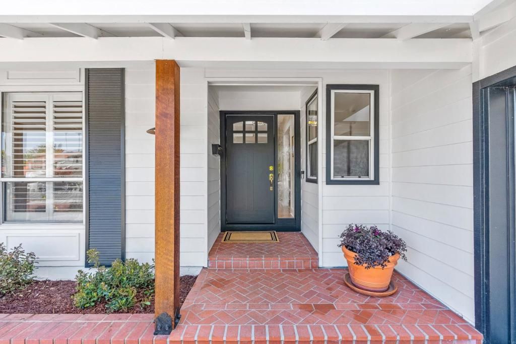 listing image 130724215880755065933