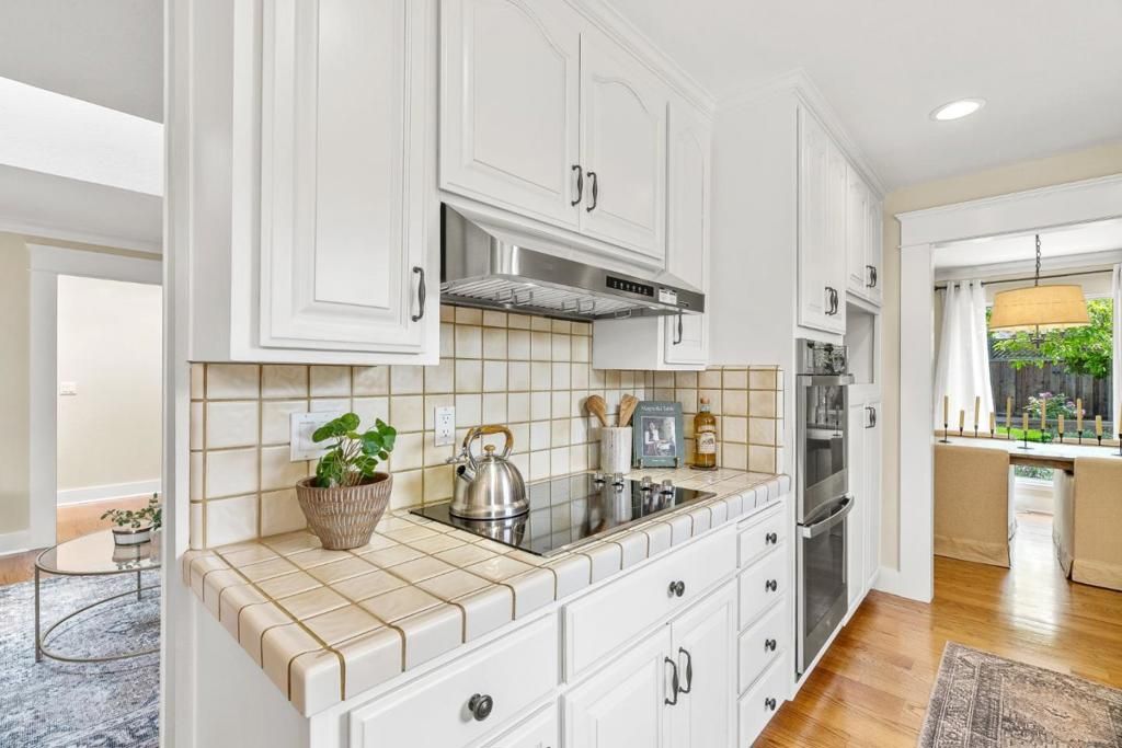 listing image 130721793548467607897