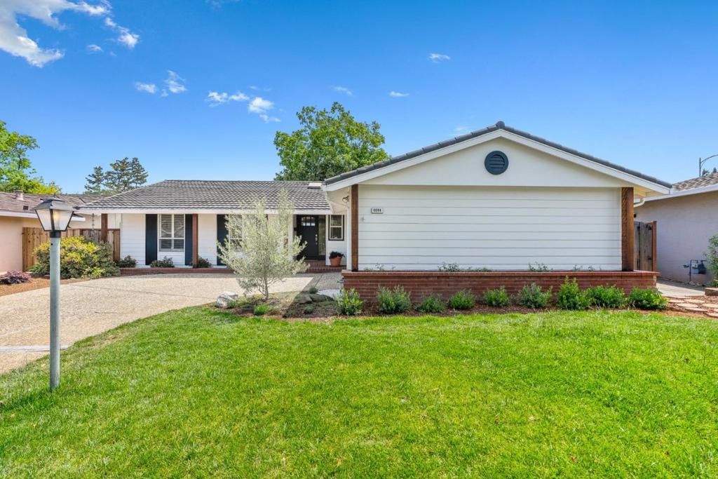 listing image 130728868127423066105