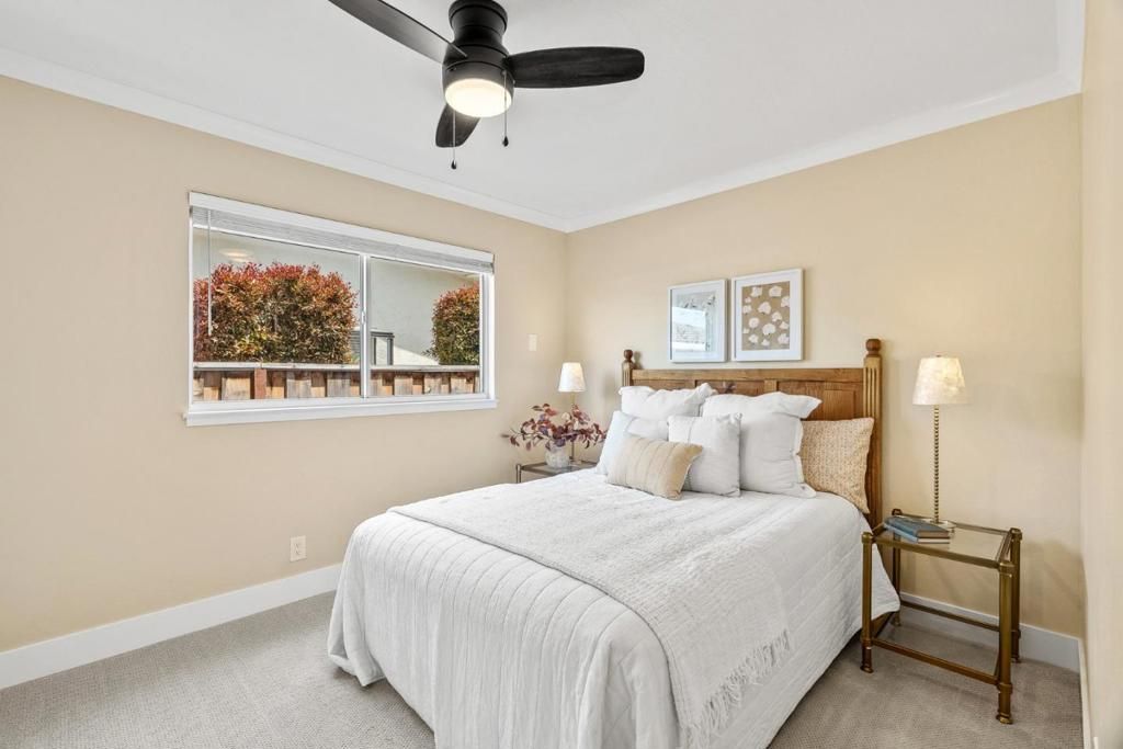 listing image 130723469786391599636