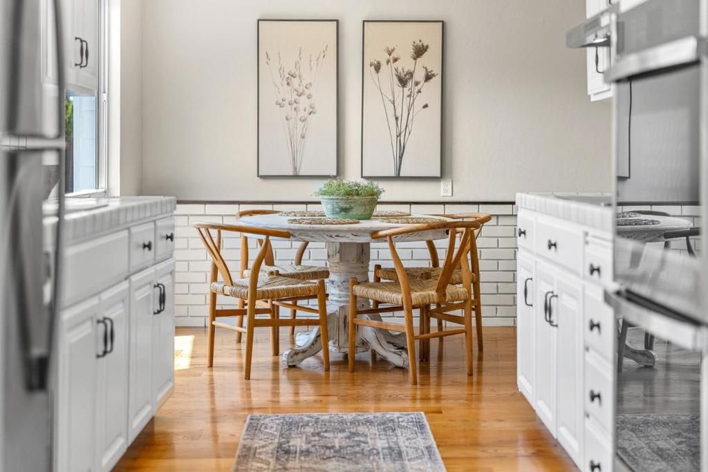 listing image 130729833623017452263