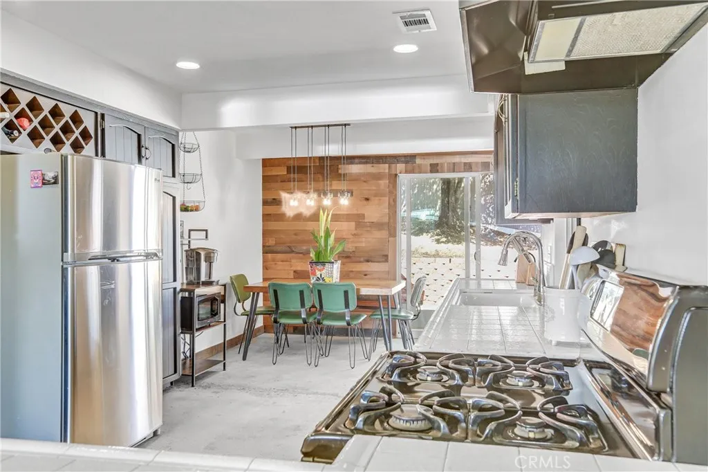 Lakeside, California 92040, United States, 3 Bedrooms Bedrooms, ,2 BathroomsBathrooms,Residential,Active,131849