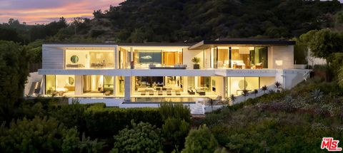 1108 Wallace Beverly Hills CA 90210