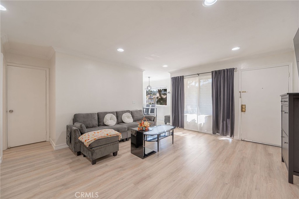 121 Sinclair Avenue 207