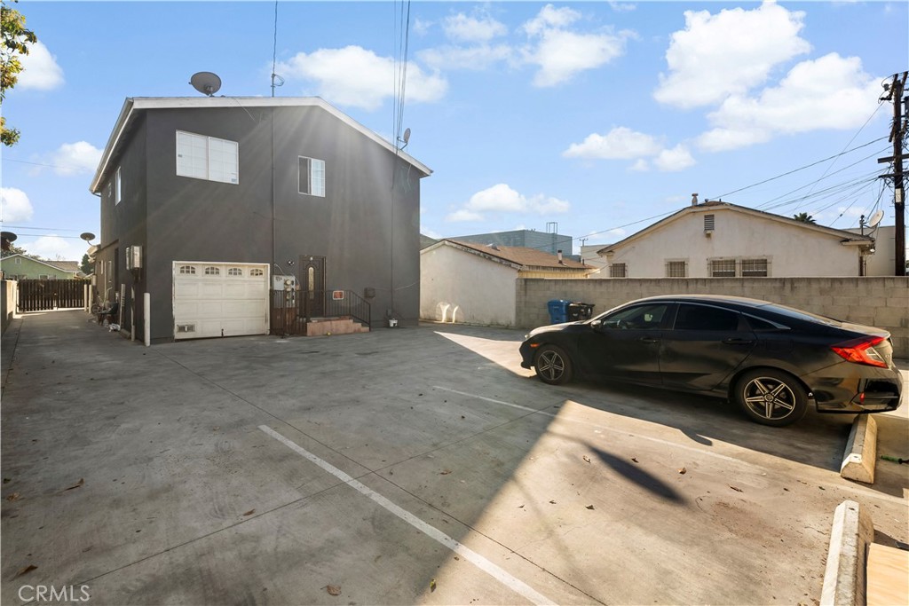 1257 W Vernon