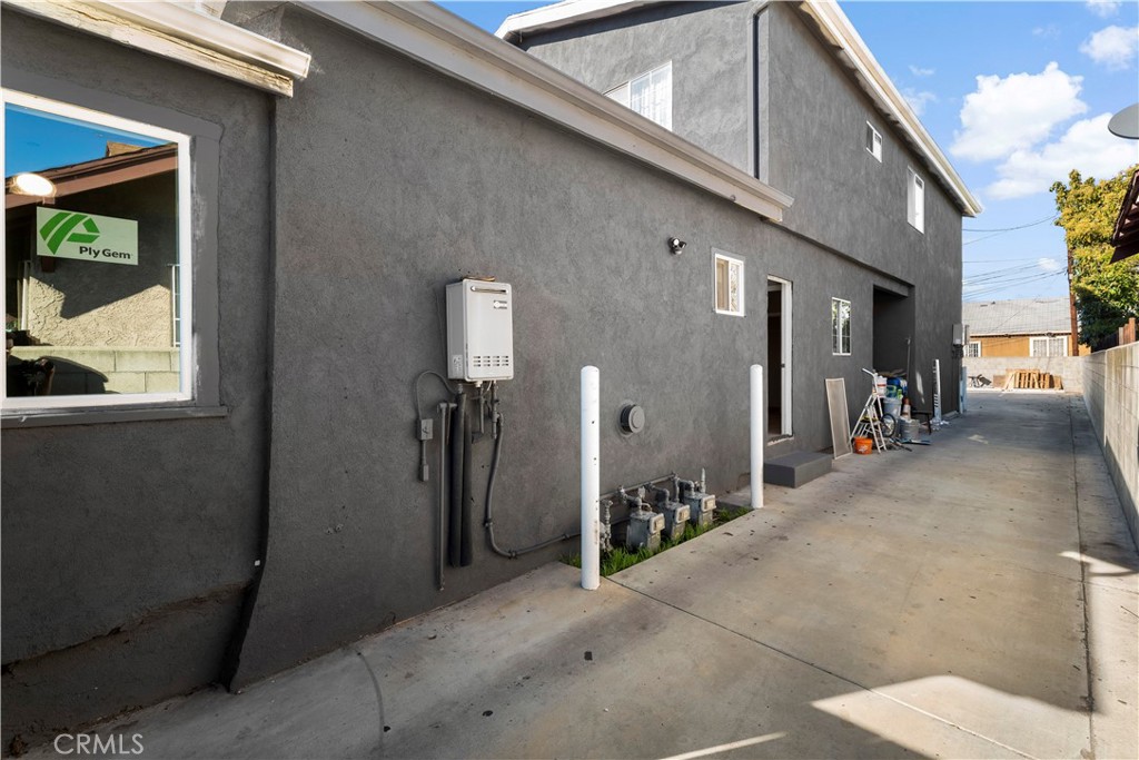 1257 W Vernon