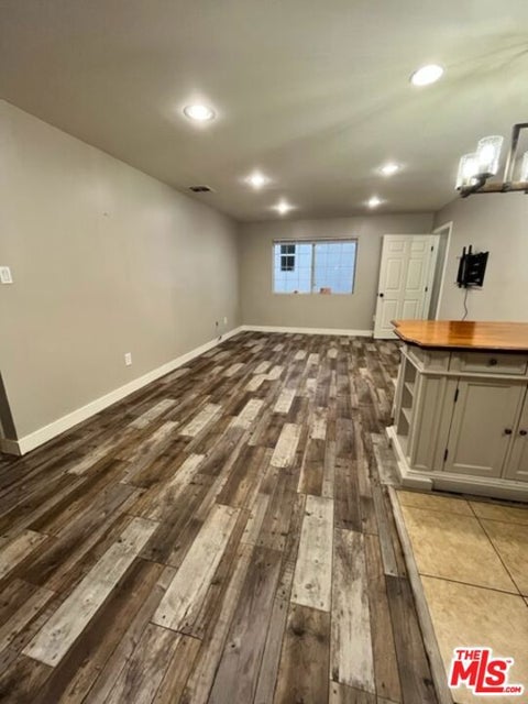 Photo of 13818 Bessemer Street, Los Angeles, CA 91401 (MLS # 26984591)