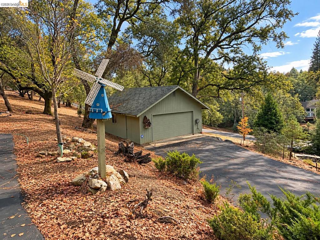 20663 Crestpine Easement