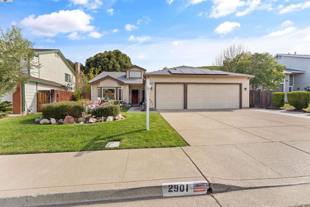 2901 Larkspur Dr.