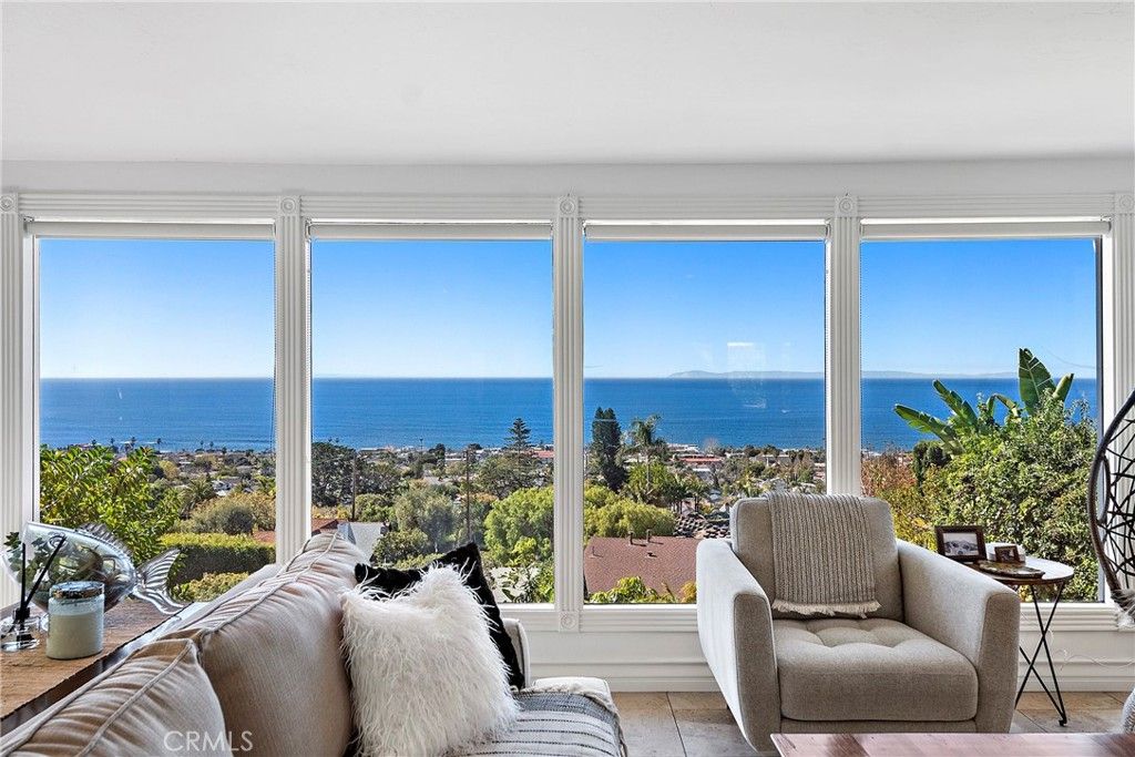 Photo of 875 Coast View Drive, Laguna Beach, CA 92651 (MLS # LG25240310)