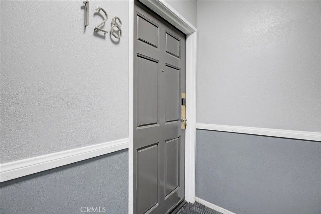 Photo of 424 Oak St #128, Glendale, CA 91204 (MLS # GD26010522)