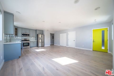 Photo of 11318 Miranda Street #1/2, North Hollywood, CA 91601 (MLS # 25616351)