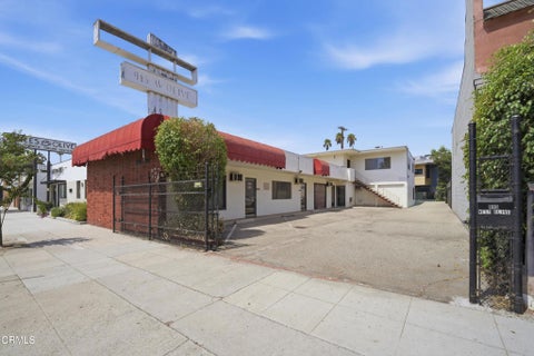 Photo of 915 W Olive AVE W, Burbank, CA 91506 (MLS # P1-28652)
